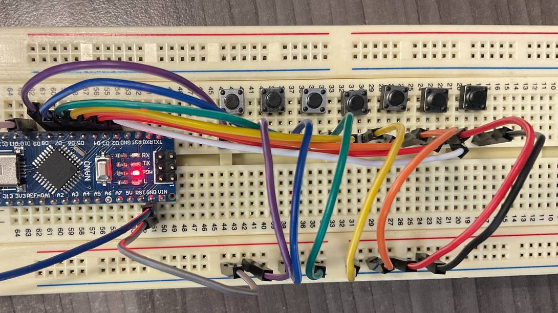 Piano eléctrico con sensores táctiles